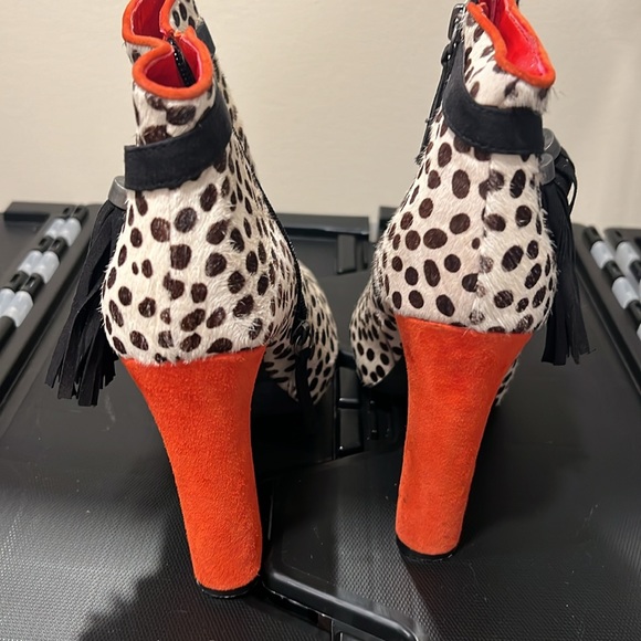 BeBe Leopard Print Heeled Side Zippered Booties with Red Heels and Tassels - Picture 3 of 8
